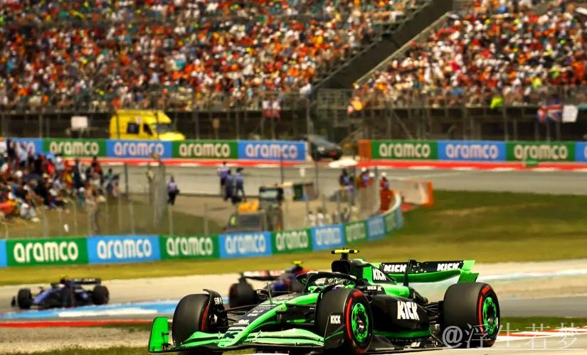 维斯塔潘斩获F1迈阿密大奖赛排位赛头名