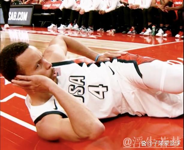 库里精彩拉杆2+1上演神级操作